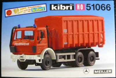 Kibri 51066 - Straż pożarna z kontenerem i kogutami