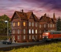 Kolejowa kamienica mieszkalna z kalenicą, skala H0, Vollmer 43806
