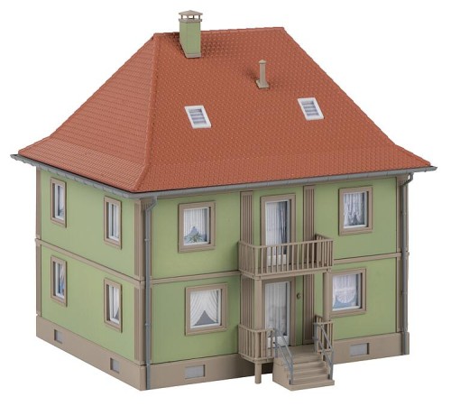 Dom mieszkalny, ul. Kościelna 5, skala H0, Faller 130682