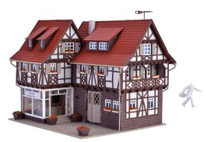 Kamienica ze sklepem jubilera z wyposaż. i oświet., skala H0, Vollmer 43600