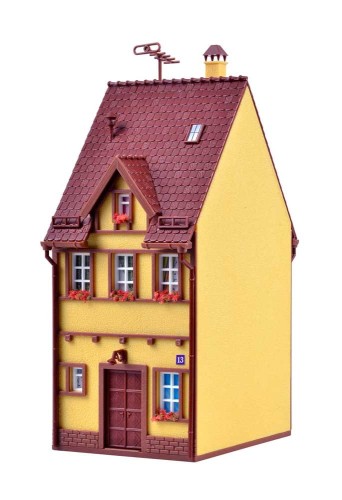 Kamienica z ulicy Kolejowej nr 13, skala H0, Vollmer 43671