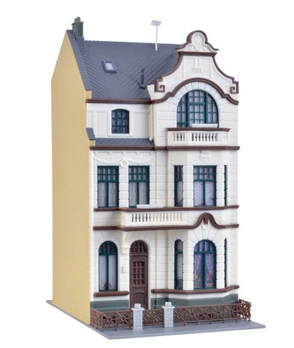 Kamienica miejska z atelier, skala H0, Kibri 39103