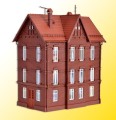 Kolejowa kamienica mieszkalna z kalenicą, skala H0, Vollmer 43806